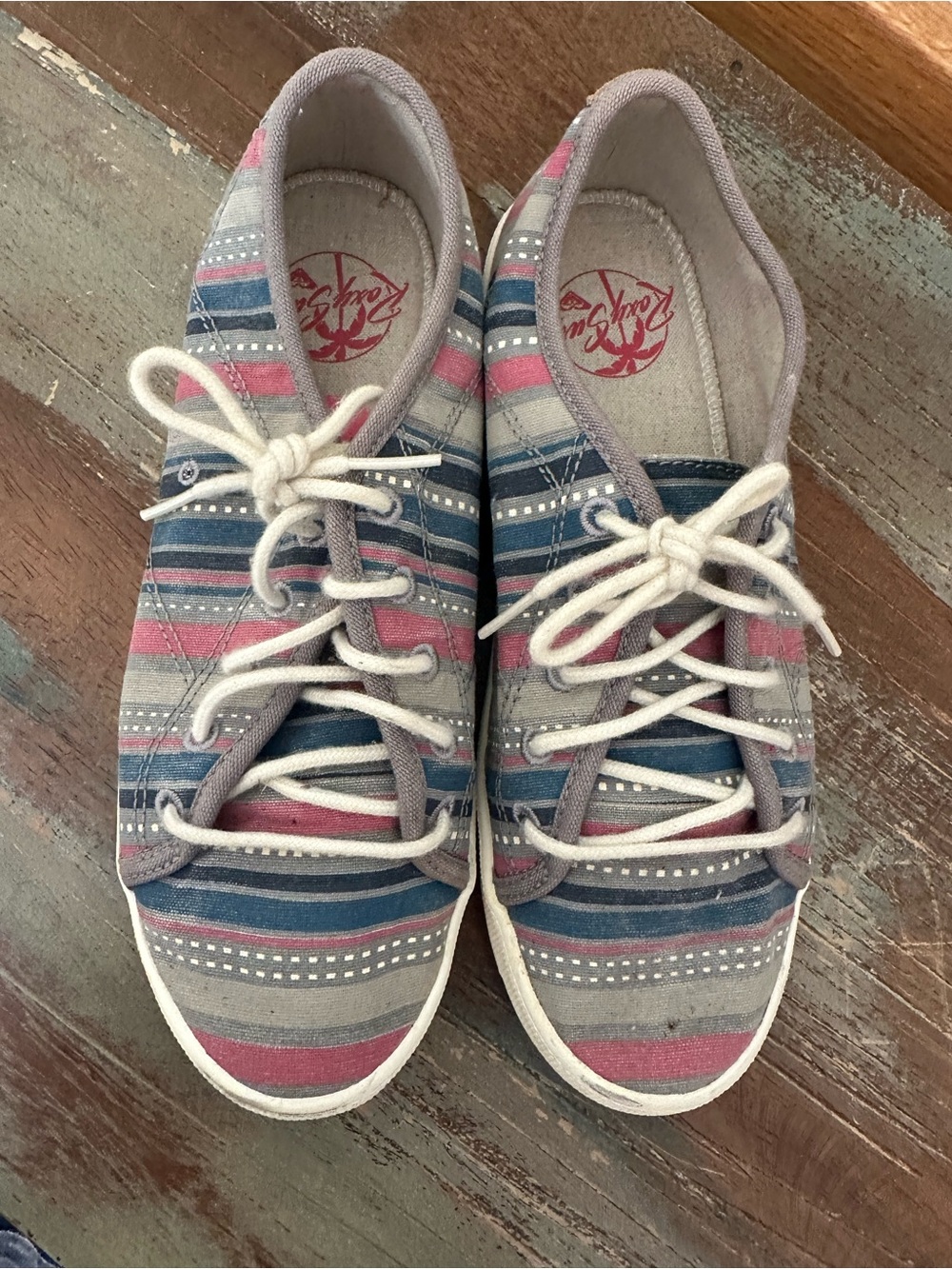 Roxy tennis shoes striped sneakers 8